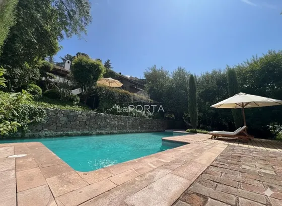 Casa En Venta De 4 Dorm. En Vitacura