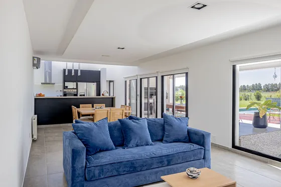 Venta/permuta Casa En Barrio Cerrado Tres Pinos