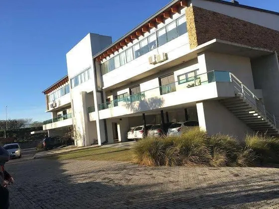 Amplio Departamento - Piso 200 M2 - Tres 3 Dormitorios - Urca Zona Norte -  Complejo Cerrado Terraza