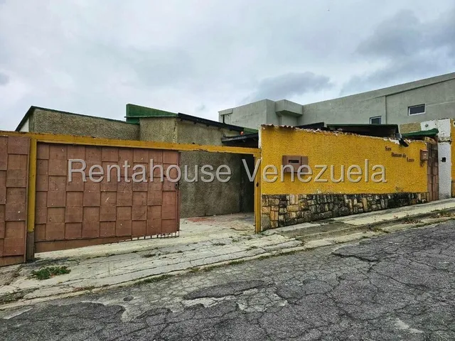 Casa En Obra Gris En Calle Cerrada En Venta Prados Del Este I