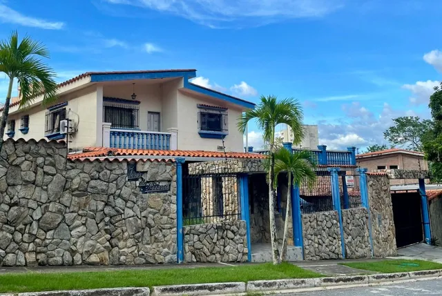Yuraima Segura Vende Casa En Altos Del Parral Valencia Estado Carabobo