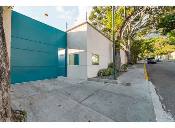 Se Vende/alquila Casa Comercial 771m2 Altamira 8486