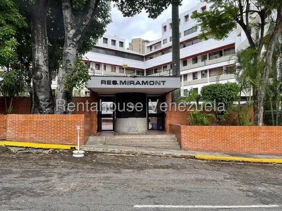 Ma - Apartamento En Venta En Los Chorros, Con Pozo. - 26-21123