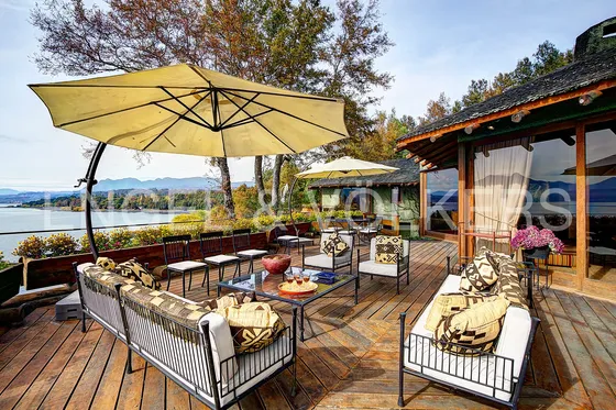 Gran Casa A Orillas Del Lago Villarrica.