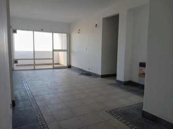Departamento De Cuatro Ambientes En Alquiler - Villa Raffo