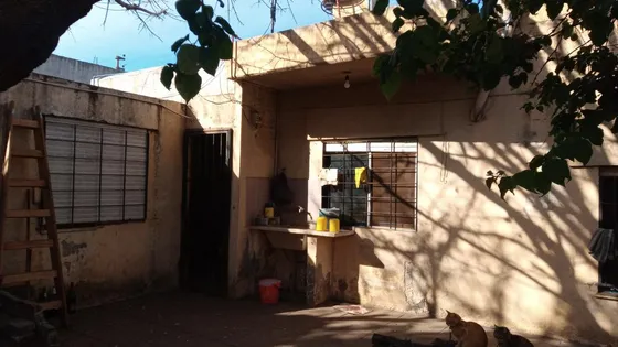 Casa En Venta - 3 Dormitorios 1 Baño - 110mts2 - Parque San Martin