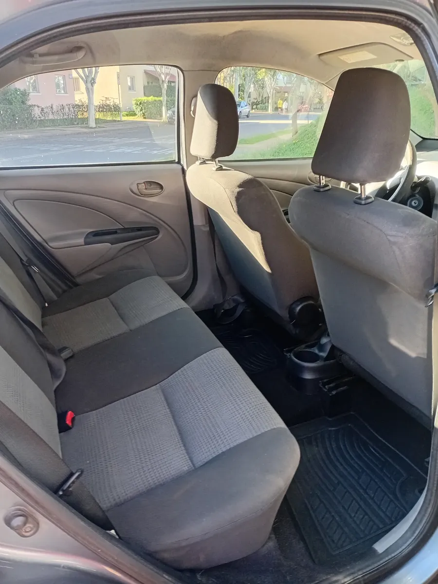 Toyota Etios 2013 1.3 16v Xs 5p — foto 6