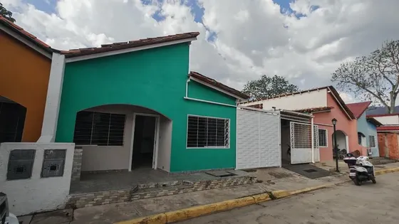 Casa Semiremodelada En Venta En San Diego, Residencias Valle Arriba - Atmlf