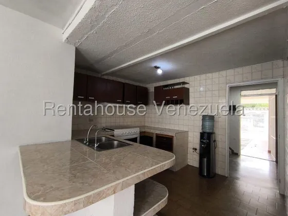 Diana C, Vende Casa De Dos Plantas Excelente Distribucion En La Esmeralda San Diedo Rc-dc 25-12756