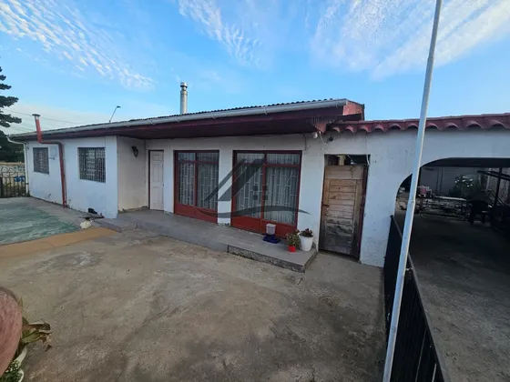 Casa Esquina En Villa Alemana | Amplio Terreno, Gran Patio Y