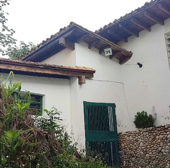 Prados Del Este. Excelente Ubicación Rodeada Embajada