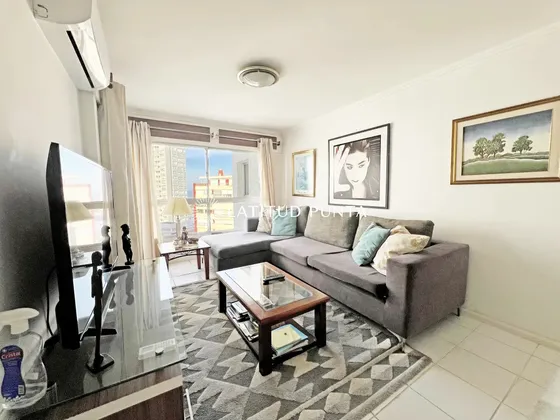 Apartamento En Mansa, 1 Dormitorio Y Medio
