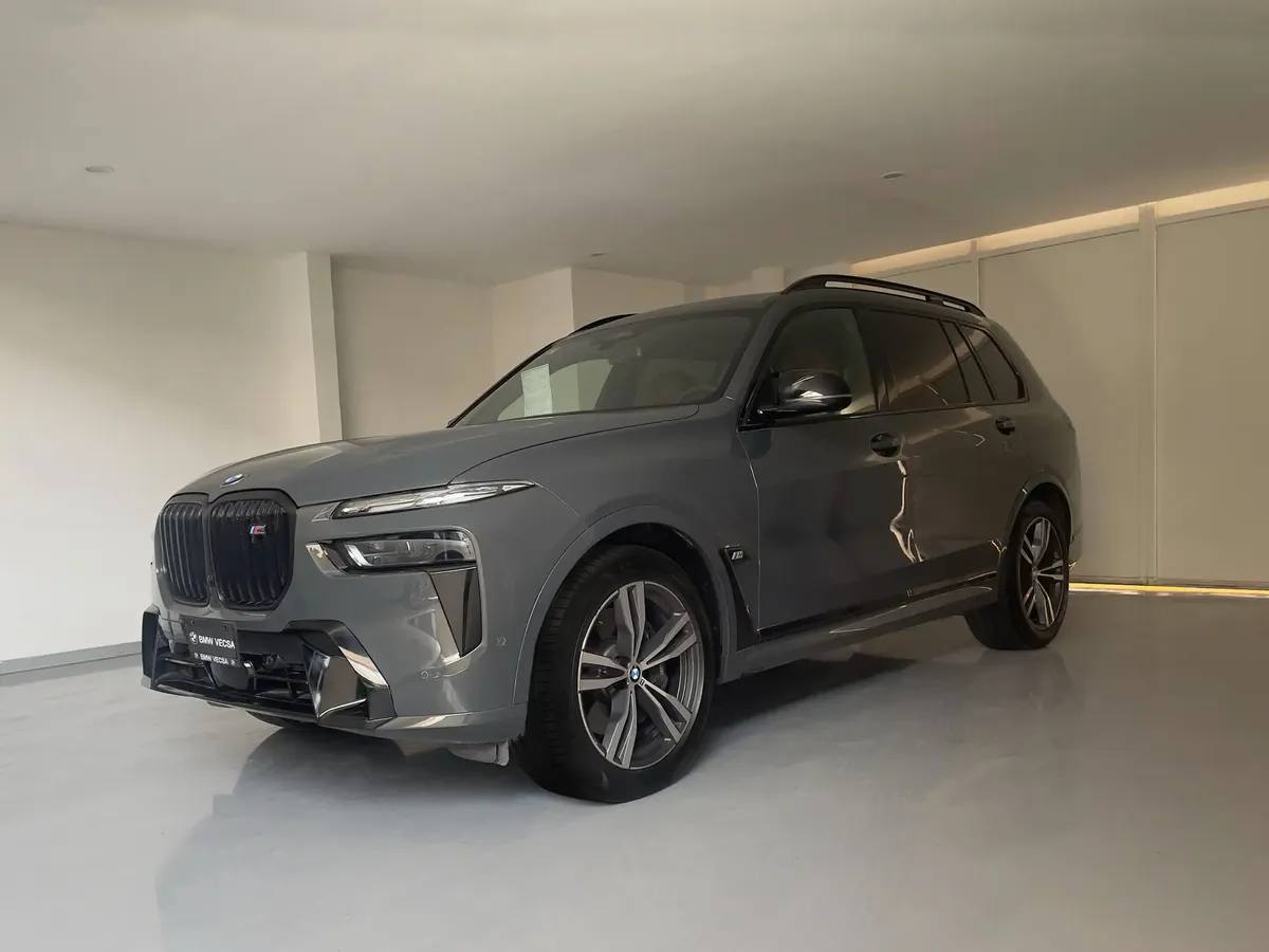 BMW X7 4.4 V8 M60I