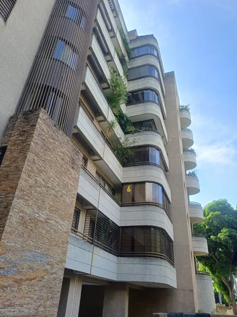 Alquiler / Ph / Santa Eduvigis/ 230m2 + 150m2 De Terraza/ 3 Habitaciones Mas Servicio/ 5 Baños/ 2 Puesto De Estacionamiento/