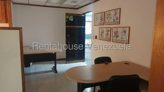 Ad Comoda Oficina En Venta En Prados Del Este #27-159