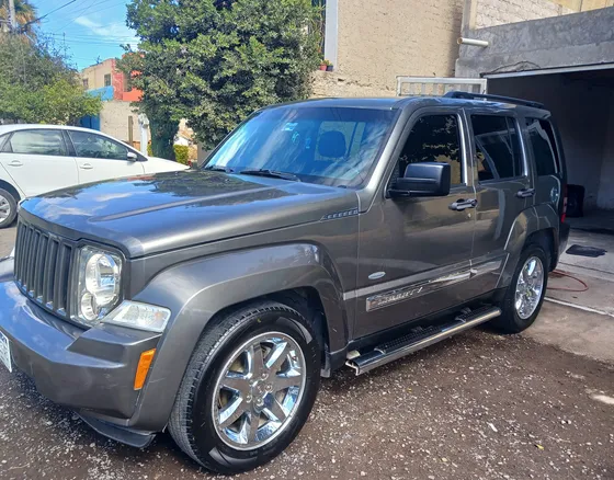 Jeep Liberty Sport 4x2 At