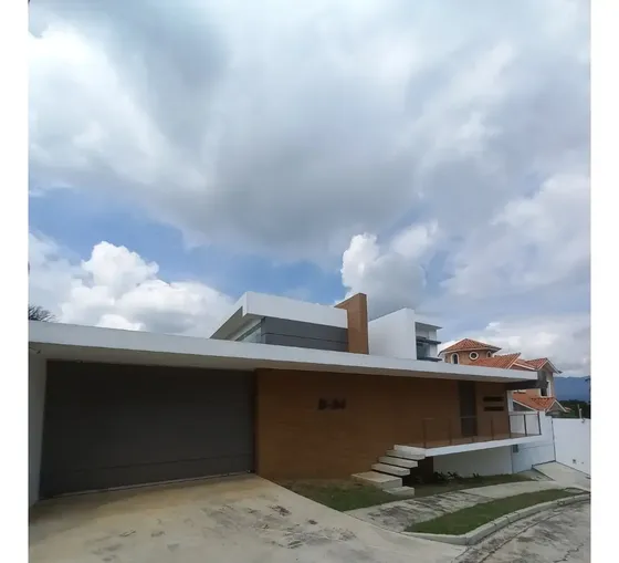 Casa En Venta En La Exclusiva Urb. Terrazas Del Country