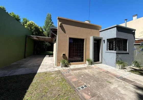 Casa En Venta - 1 Dormitorio 1 Baño - 55.80mts2 - City Bell