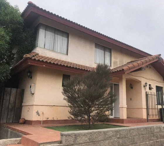 Venta Amplia Y Cómoda Casa Muy Buen Sector De Curauma 