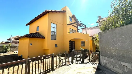 Vendo Casa Como Nueva, 185 M2 Útiles, Concon