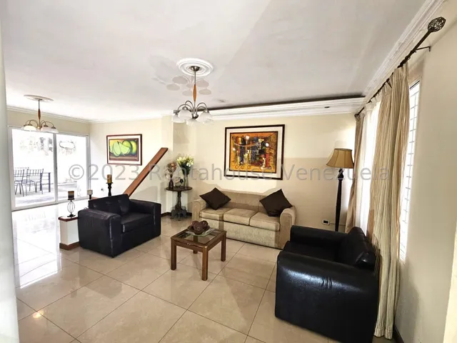 Townhouse Semi Equipado En Venta En Hermoso Urbanismo Privado En La Av, Intercomunal De Cabudare -% #/tu Futuro Comienza Aqui /* Tu Nueva Propiedad Espera Por Ti.-