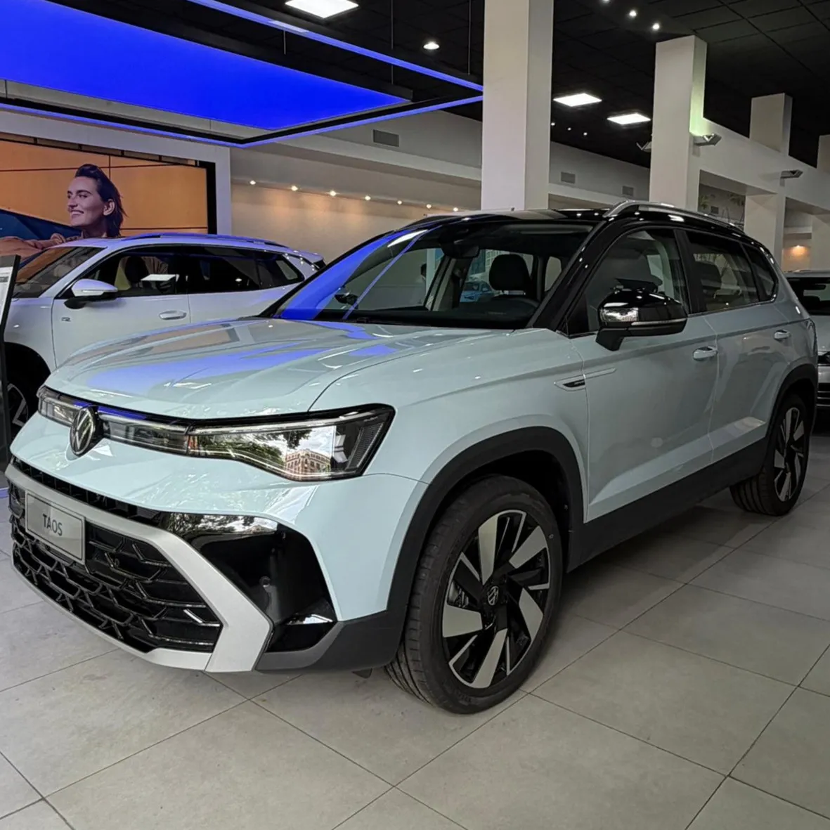 Volkswagen Taos Highline 250TSI AT MY26
