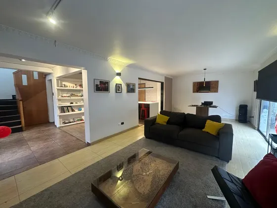 Metro Fernando Castillo Velazco|3b,2b,2est|350m2