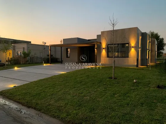 Casa  En Venta En El Naudir, Escobar, G.b.a. Zona Norte