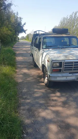 Ford F-100 Doble Cabina