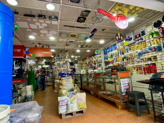 Venta Ferretería Fondo De Comercio En Los Chaguaramos 300 M2 Acropolis