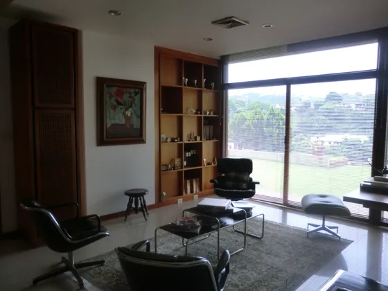 En Venta Exclusiva Oficina En El Prestigioso Edificio La Pirámide, Prados Del Este. 