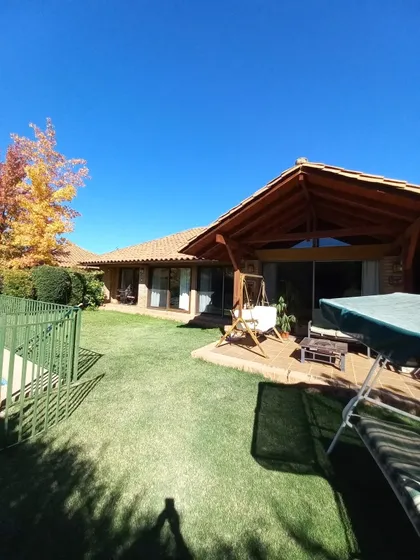 ¡cómoda Casa En Machalí De 5 Habitaciones!