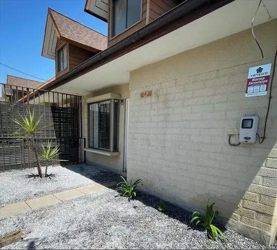 Oportunidad! Casa Recientemente Remodelada Barrio Portezuelo