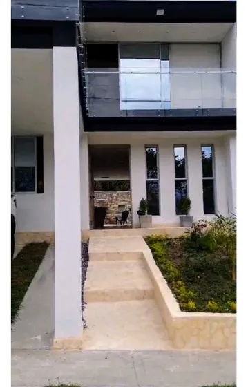 Casa Cabaña En  San Jeronimo , Con Piscina En Venta .