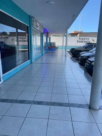 Alquiler De Local En El Centro Comercial La Ensenada