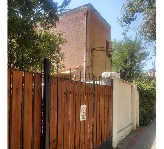 Propiedad Con 2 Casas, Accesos Independientes, Cercano A Ira