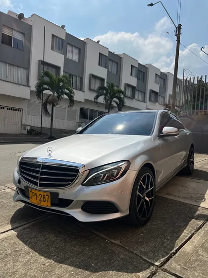 Mercedes-benz Clase C 2.0 Cgi Exclusive