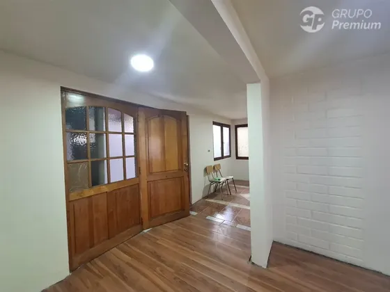 Casa En Venta De 3d 1sala 2b 1e Techado Quilicura