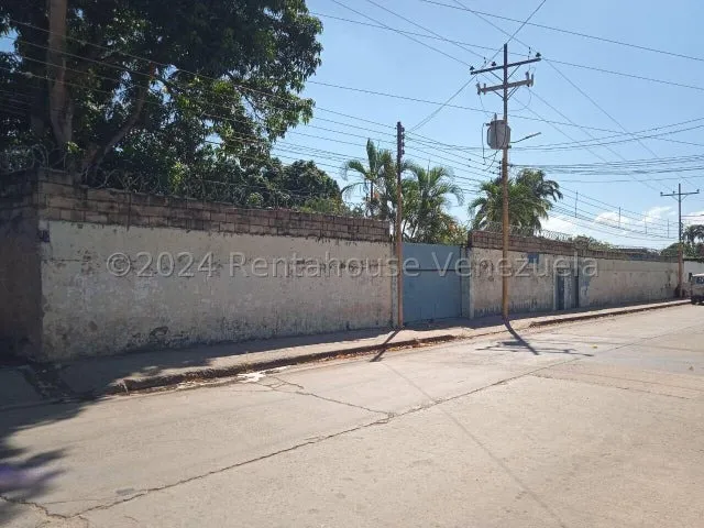 Terreno En Venta En El Socorro Valencia Mm Carabobo Con Casa Tanque Y Cubiculos
