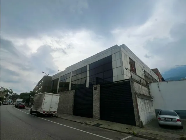 En Alquiler Planta Industrial En La Urbina. Sucre - Caracas