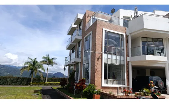 Casa Campestre En Conjunto Residencial - Pacho Cundinamarca