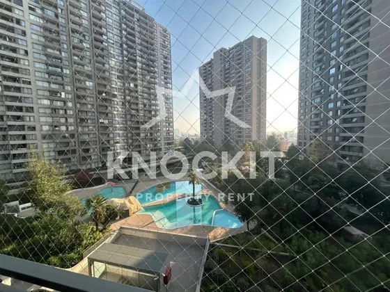 Arriendo Departamento C/ Balcón Y Estacionamiento 1d1b Macul