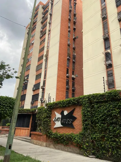 Apartamento En Alquiler Urbanizacion San Jacinto Semi Amoblado