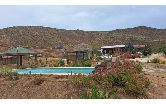 Gran Casa Con Local Comercial En Andacollo.