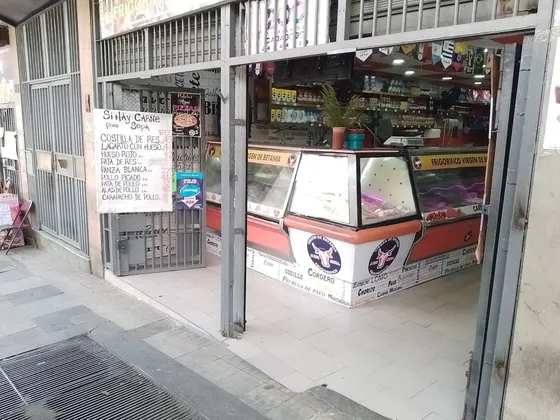 En Venta Fondo De Comercio Ubicado En La Av. Baralt, A Pie De Calle. Ubicado En Un Punto De Alto Transito Peatonal Y Vehicular. Solo Cliente Directo. (r.o)