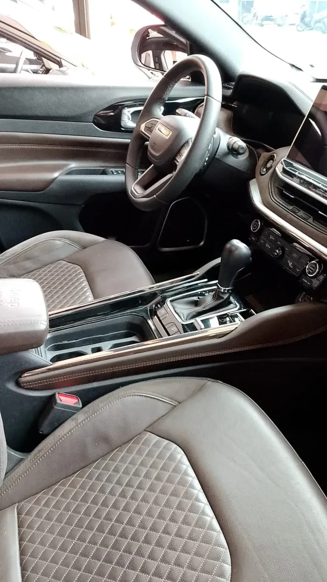 Jeep Commander 2022 2.0 Overland 4x4 Aut. 5p — foto 6