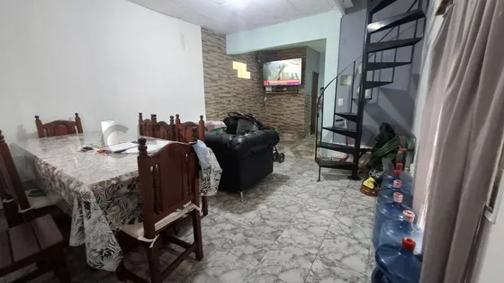 Venta De Casa 3 Ambientes En Banfield