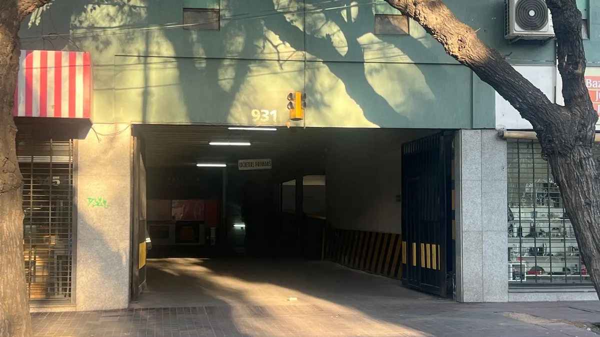 Beautiful High-Category Garage in Central Mendoza