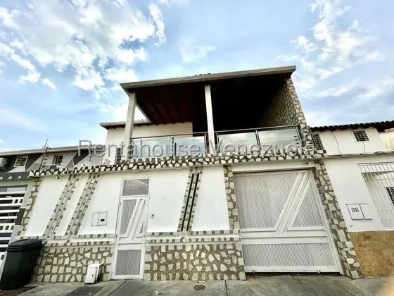 Hermosa Casa En Venta Urb. Villa Hermosa, La Morita I, Maracay, 25-21488 Mv