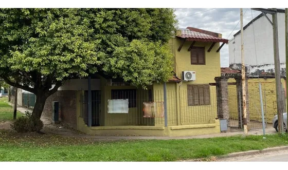 En Venta Casa 3 Dormitorios Zona Barrio Jose Hernandez